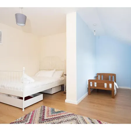 Apartment Bright & Modern, 1 Bedroom For Up To 4 *