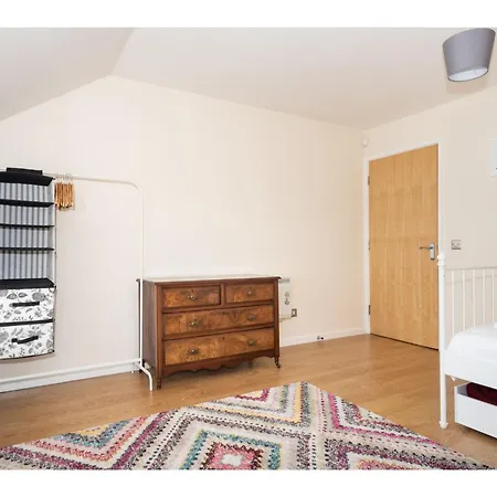 Bright & Modern, 1 Bedroom For Up To 4 York