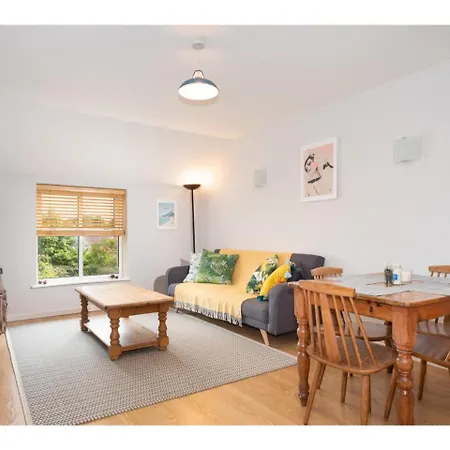 Bright & Modern, 1 Bedroom For Up To 4 *